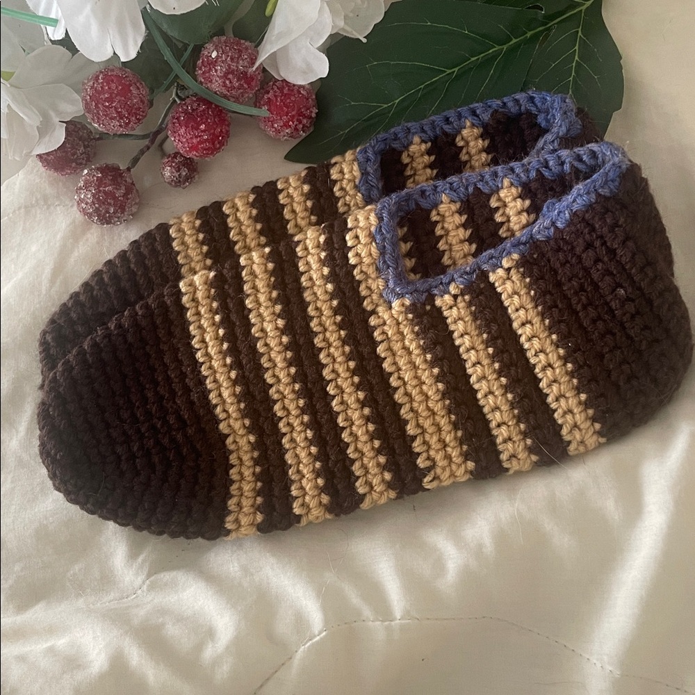 Hand Knit Brown Beige Indoor Slipper Socks Cozy Unisex Size 8-10 NWOT